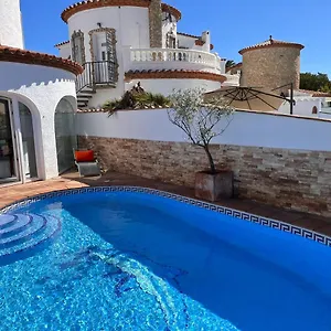 https://villa-empuriabrava.catalonia-hotels.com